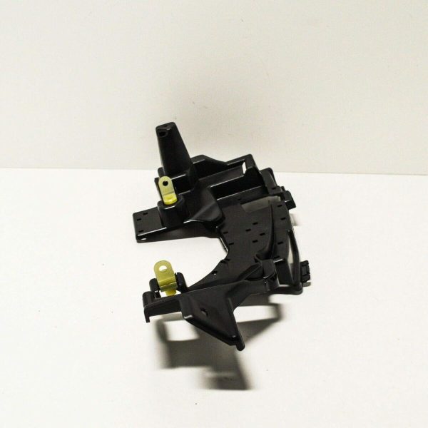 NEW GENUINE MERCEDES BENZ MB C C43 W205 AMG PERFORMANCE EXHAUST TIP BRACKET RIGHT A2058850200 - Image 2