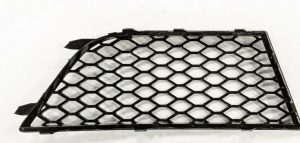 NEW GENUINE AUDI RS4 B8 N/S LEFT FRONT LOWER GRILL GLOSS BLACK 8K0807681P T94