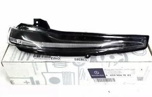 NEW GENUINE MERCEDES MB C CLASS W205 MIRROR INDICATOR REPEATER LAMP RIGHT O/S A0999067201