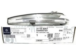NEW GENUINE MERCEDES MB C W205 MIRROR INDICATOR REPEATER LAMP WHITE LEFT N/S A0999067301