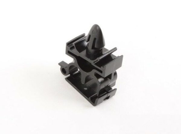 NEW GENUINE MERCEDES BENZ OM672 270 CDI DIESEL ENGINES FUEL PIPE RETAINING CLIP A6110781241