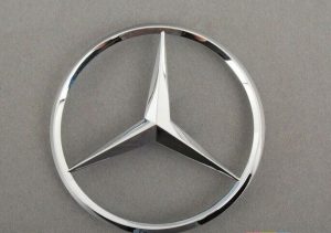 NEW GENUINE MERCEDES BENZ MB C W202 W203 REAR BOOT TRUNK LID STAR BADGE EMBLEM A2037580158
