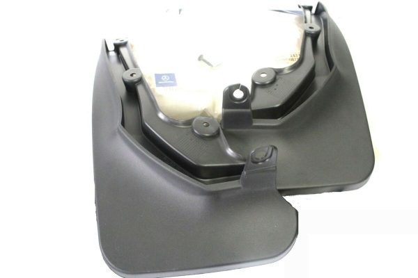 NEW GENUINE MERCEDES MB C CLASS W204 ESTATE REAR MUD FLAPS SPLASH GUARD PAIR