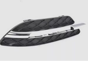 NEW GENUINE MERCEDES BENZ MB W204 C CLASS AVANTGARDE FRONT LOWER DRL GRILL RIGHT