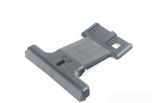 NEW GENUINE MERCEDES MB C CLASS W204 AMG STYLE RADIATOR GRILL SUPPORT BRACKET A2048851136