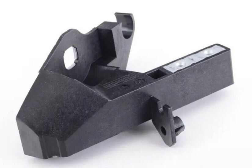 NEW GENUINE MERCEDES BENZ C CLASS W205 HEADLIGHT IMPACT BAR BRACKET RIGHT O/S A2056203501