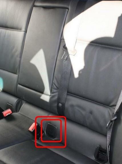 BMW NEW GENUINE 5 F11 TOURING 10-16 REAR SEAT BLACK ISOFIX MOUNT COVER - Image 4