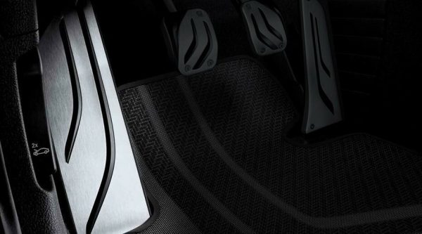 BMW NEW GENUINE M PERFORMANCE STAINLESS STEEL FOOTREST COVER PAD 51472413361 - Image 2