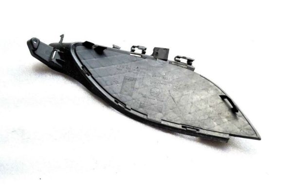 NEW GENUINE MERCEDES BENZ A W176 FRONT BUMPER FOG LIGHT COVER GRILL RIGHT O/S A1768850422 - Image 2