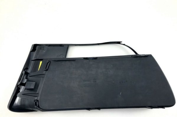 NEW GENUINE  VOLKSWAGEN SCIROCCO 08-14 R BUMPER LOWER FOG LIGHT GRILL PAIR SET - Image 3