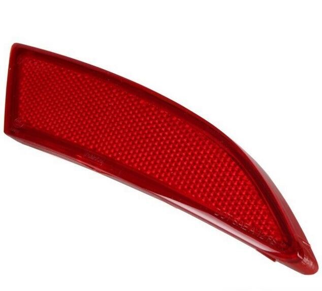 NEW GENUINE FORD FOCUS 2011-2015 REAR BUMPER LOWER REFLECTOR RIGHT O/S 1763039 - Image 3
