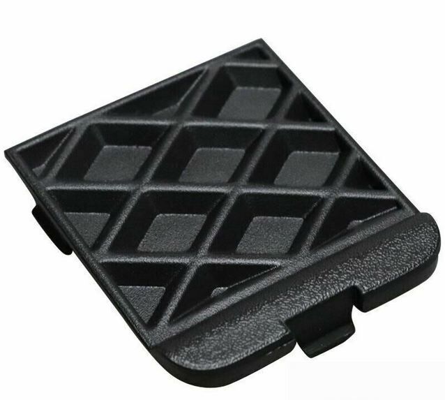 NEW GENUINE FORD FOCUS SEDAN 11-15 REAR BUMPER TOW HOOK EYE COVER CAP 1706261 - Image 3