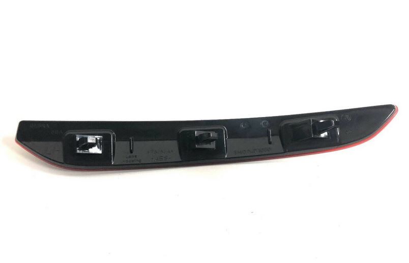 NEW GENUINE VW GOLF PLUS 2009-2014 REAR BUMPER LEFT N/S REFLECTOR 5M0945105C - Image 4