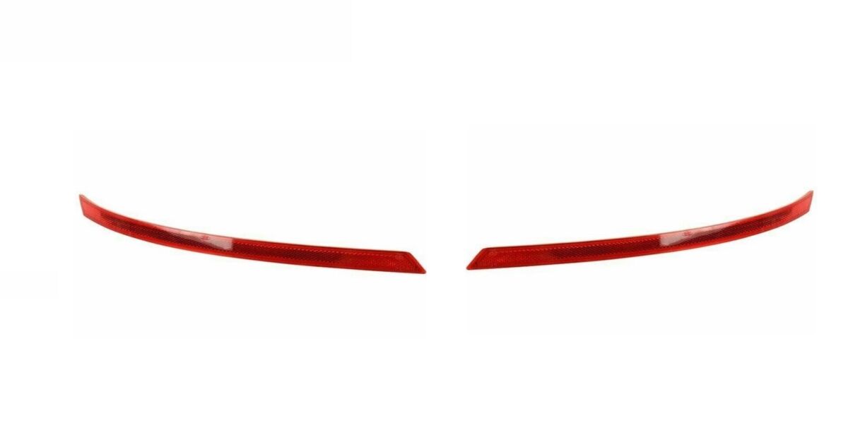 NEW GENUINE FORD FOCUS ST ESTATE 12- REAR BUMPER LOWER REFLECTOR LEFT RIGHT SET