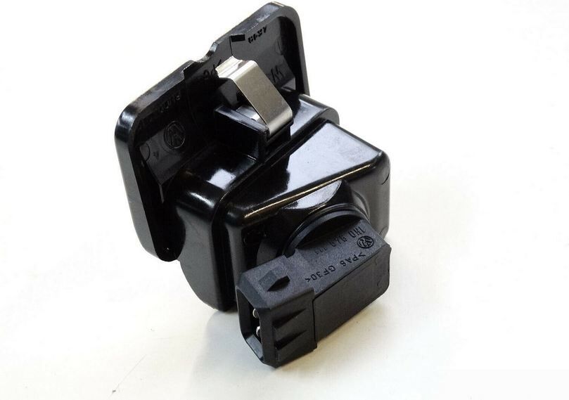 NEW GENUINE POLO HATCHBACK 1995-2000 LICENCE NUMBER PLATE LIGHT 6N0943021C - Image 3