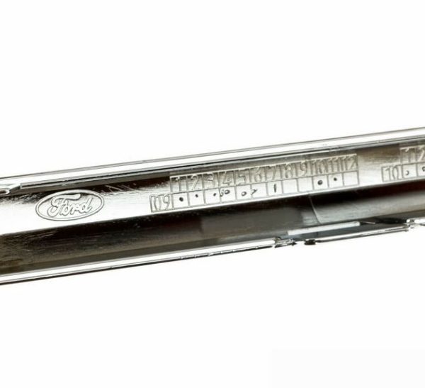 NEW GENUINE FORD FOCUS 08-11 FRONT BUMPER CENTER LOWER GRILLE SURROUND TRIM 1528578 - Image 3