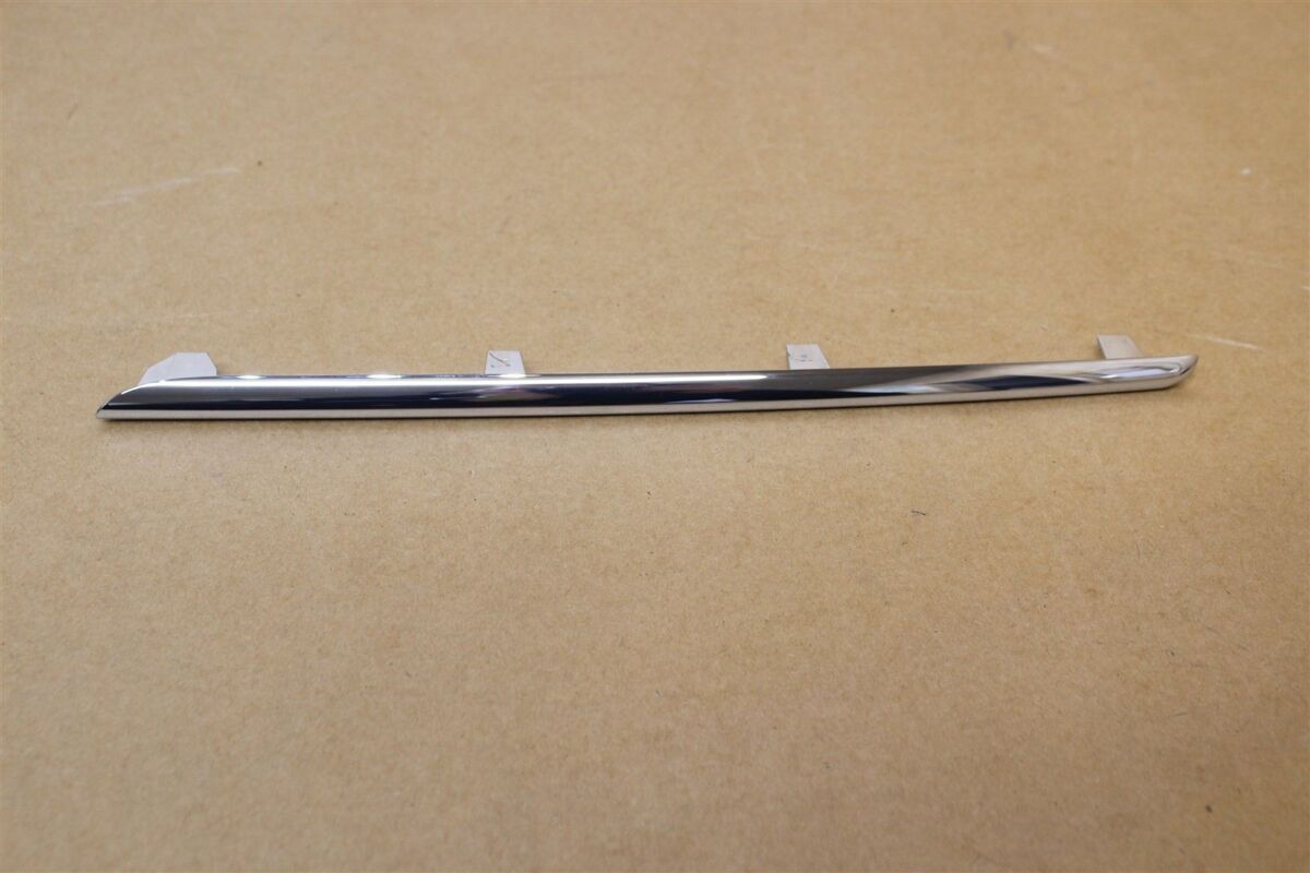 NEW GENUINE MERCEDES BENZ E CLASS W212 Radiator Grille Moulding A2128852321 - Image 3