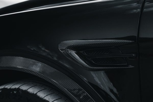 Speed S Carbon fibre front wing / fender vent frame diffuser for BENTLEY BENTAYGA - Image 6