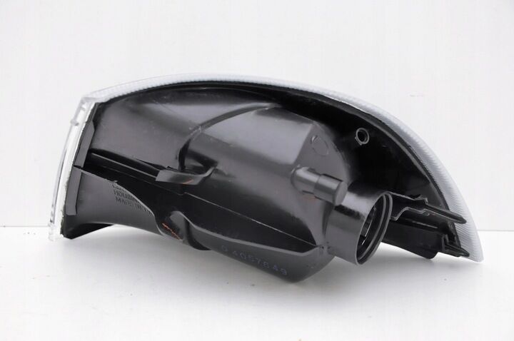 BLACK Clear OE Look Front Right Turnsignal for Volvo S40 / V40 MK1 1996-1999 - Image 3